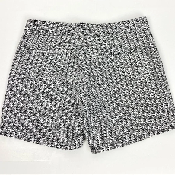 BANANA REPUBLIC 5 Inch Tailored Shorts Black/White   Size 2 - Picture 9 of 9
